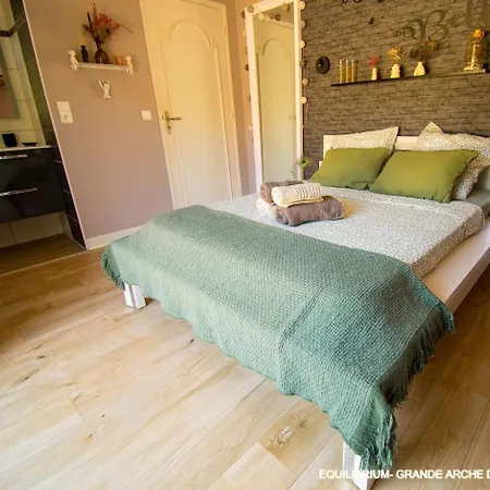 La Grande Arche De Gaia * Saussens