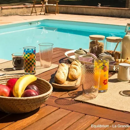 La Grande Arche De Gaia Saussens